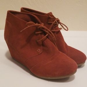 TOMS Lace Up Wedges
